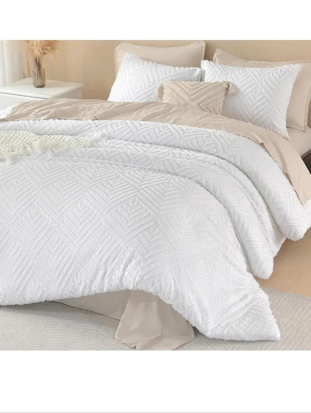 Litanika Oversized King Comforter Set White, 3 Pieces Tufted Boho Farmhouse